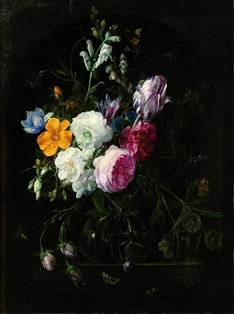 Natura morta di fiori in un vaso di cristallo